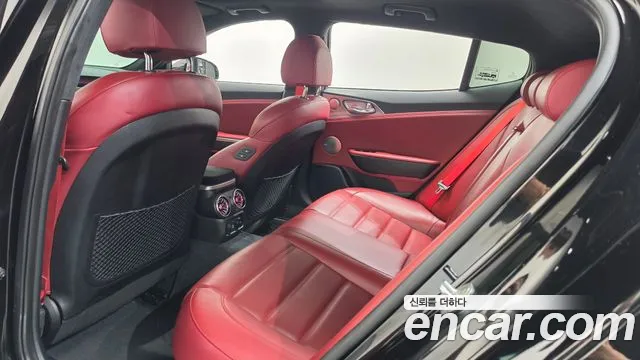 Kia Stinger — фото 11