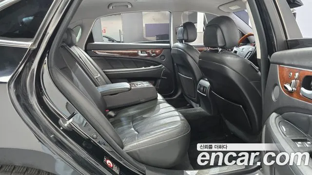 Hyundai Equus — фото 11