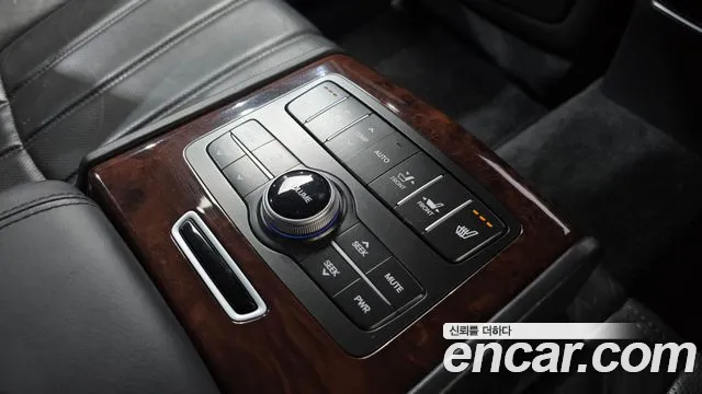Hyundai Equus — фото 19