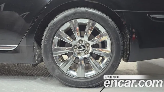 Hyundai Equus — фото 21