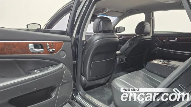 Hyundai Equus — фото 28