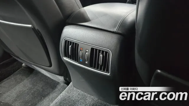 Hyundai Equus — фото 30