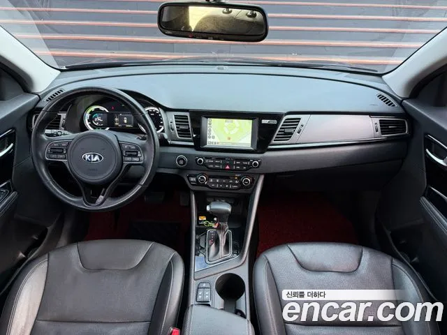 Kia Niro — фото 10