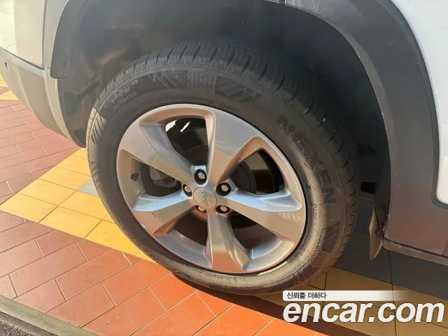 Jeep Cherokee — фото 3
