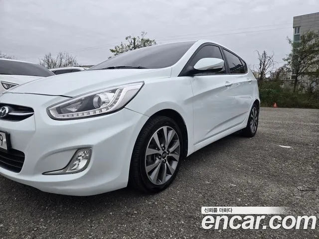 Hyundai Accent — фото 2