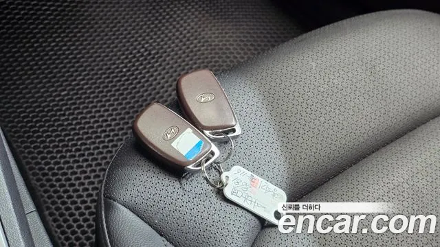 Hyundai Avante — фото 14
