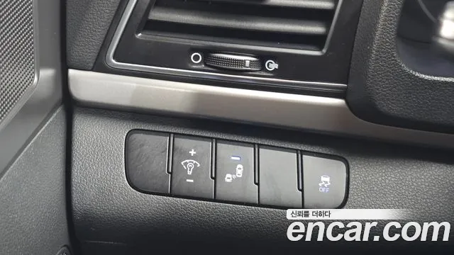 Hyundai Avante — фото 19