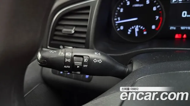 Hyundai Avante — фото 28