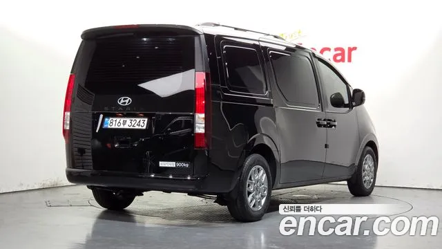 Hyundai Staria — фото 1