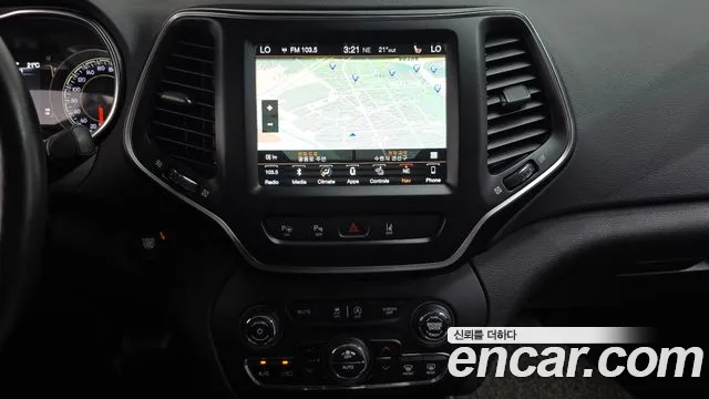 Jeep Cherokee — фото 12