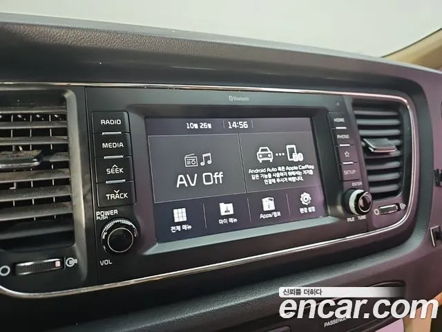 Kia Carnival — фото 14