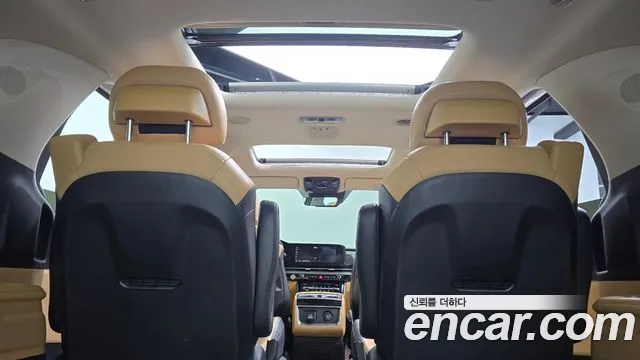 Kia Carnival — фото 11