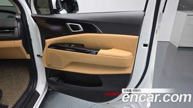Kia Carnival — фото 25