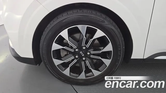 Kia Carnival — фото 4