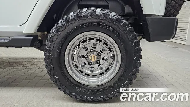 Jeep Wrangler — фото 21