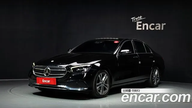 Mercedes-Benz E-Class — фото 1