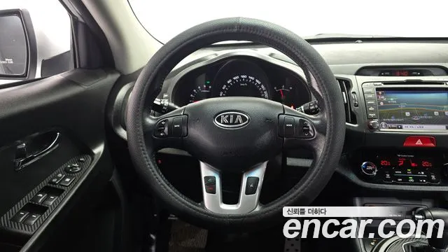 Kia Sportage — фото 12