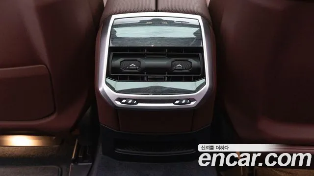 BMW 7-Series — фото 12