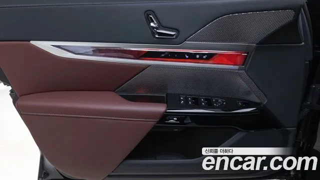 BMW 7-Series — фото 13