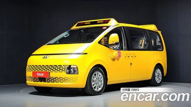 Hyundai Staria — фото 1