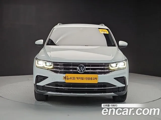 Volkswagen Tiguan — фото 1