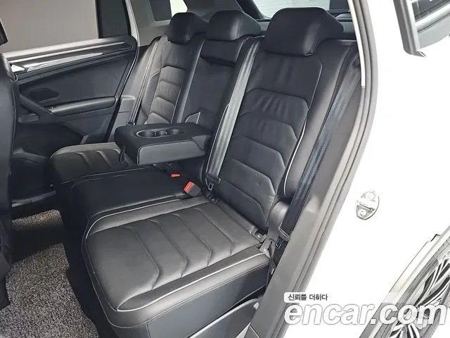 Volkswagen Tiguan — фото 17