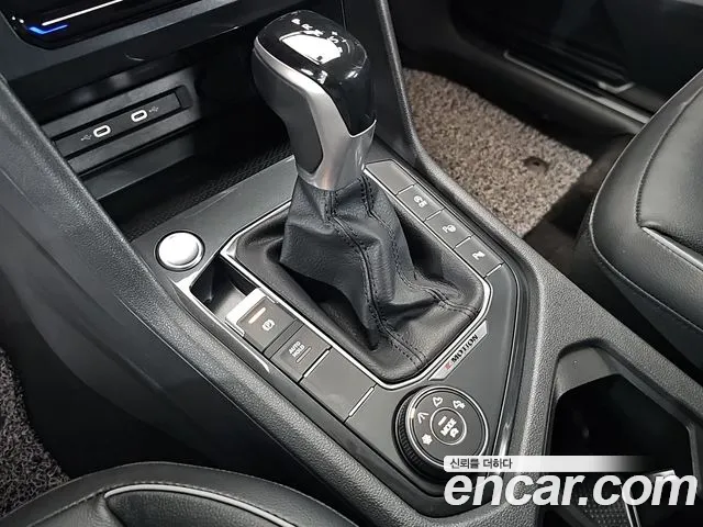 Volkswagen Tiguan — фото 9