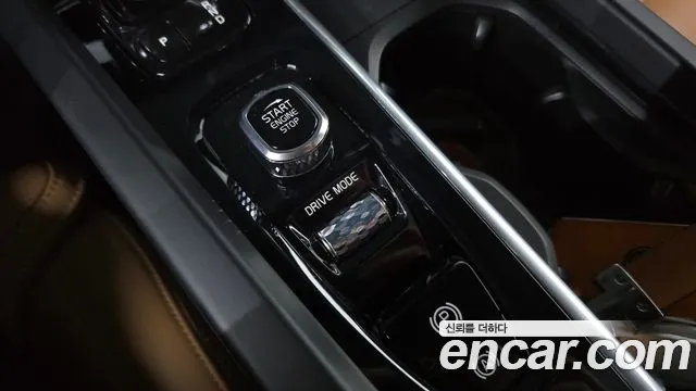Volvo XC60 — фото 18