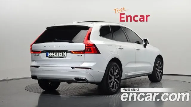 Volvo XC60 — фото 2