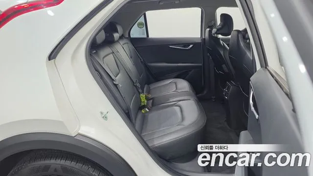 Kia Niro — фото 12