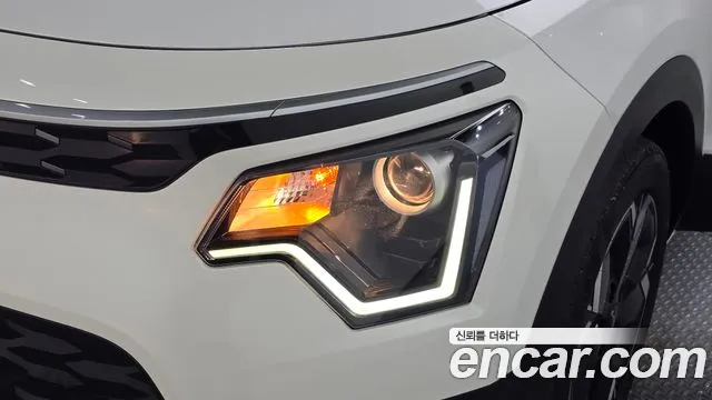 Kia Niro — фото 22