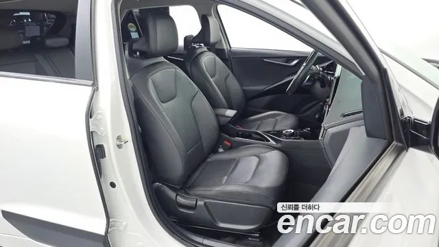 Kia Niro — фото 26