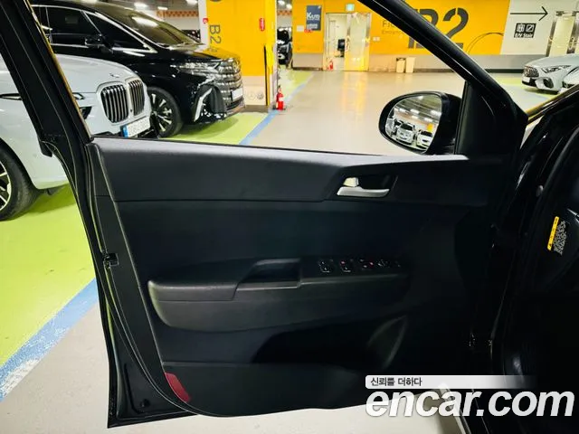 Kia Sportage — фото 12