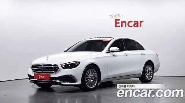 Mercedes-Benz E-Class — фото 1