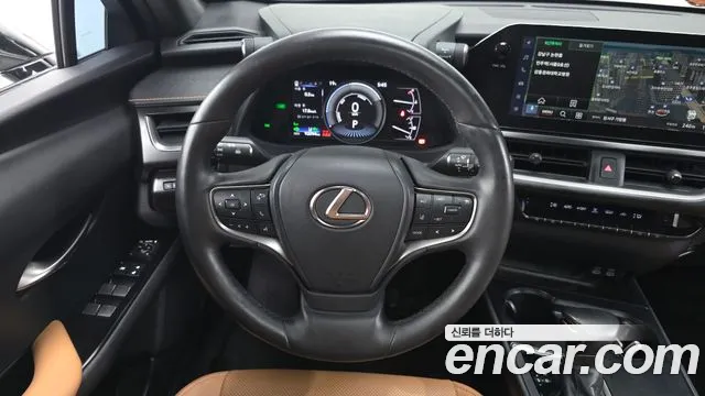 Lexus UX — фото 14