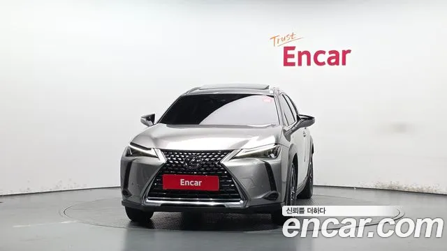 Lexus UX — фото 3