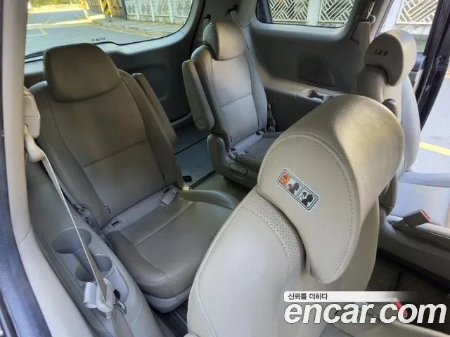 Kia Carnival — фото 13