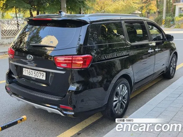 Kia Carnival — фото 20