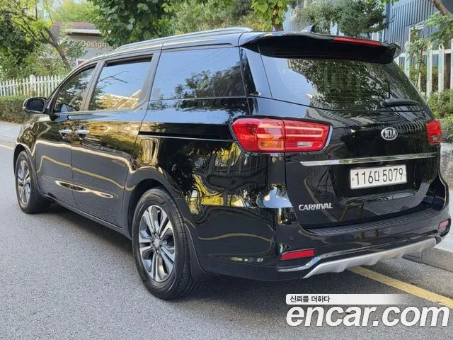 Kia Carnival — фото 2