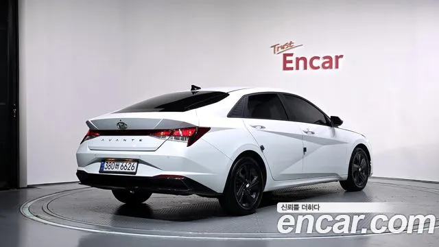 Hyundai Avante — фото 2