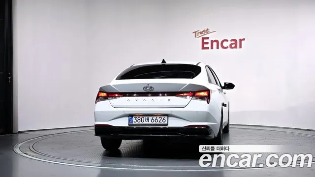 Hyundai Avante — фото 4