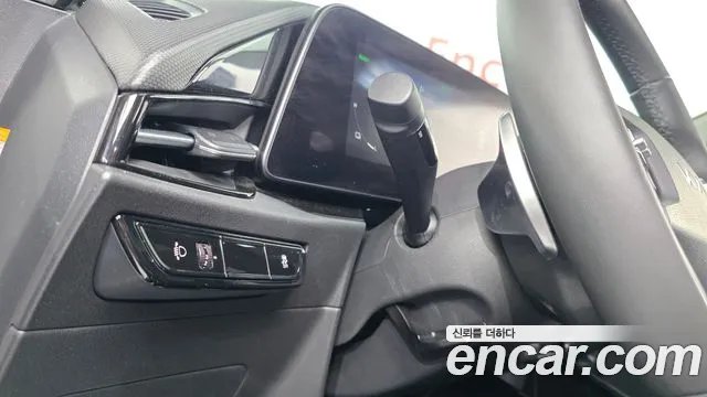 Kia Niro — фото 19