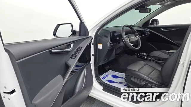 Kia Niro — фото 10