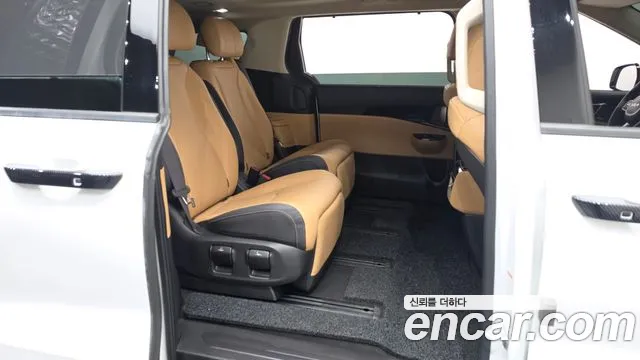 Kia Carnival — фото 11