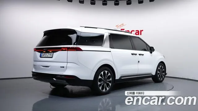 Kia Carnival — фото 2