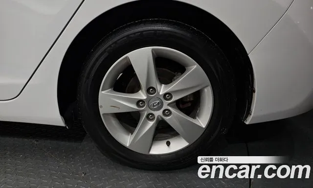 Hyundai Avante — фото 20