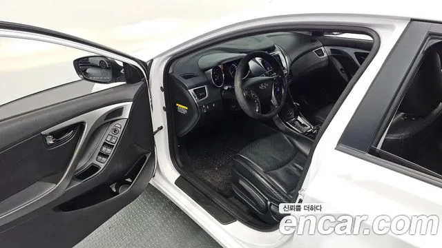 Hyundai Avante — фото 9