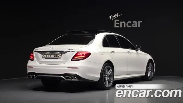 Mercedes-Benz E-Class — фото 2