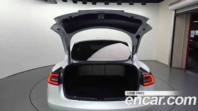 Tesla Model 3 — фото 19