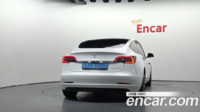 Tesla Model 3 — фото 3
